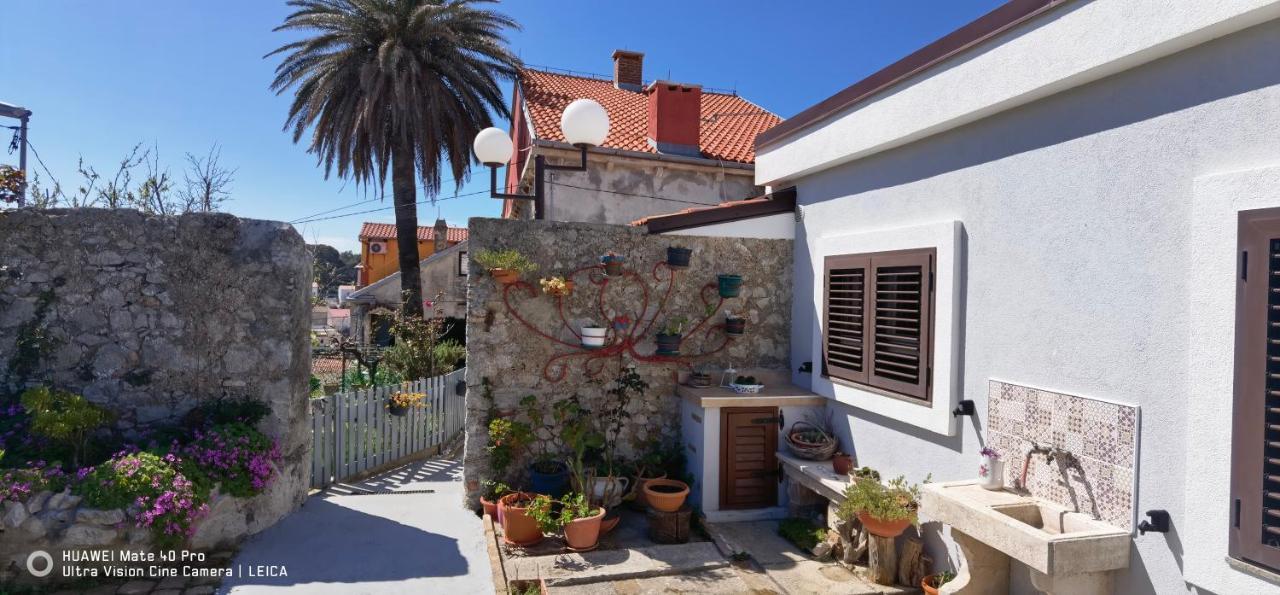 Guesthouse Palma Mali Lošinj Buitenkant foto