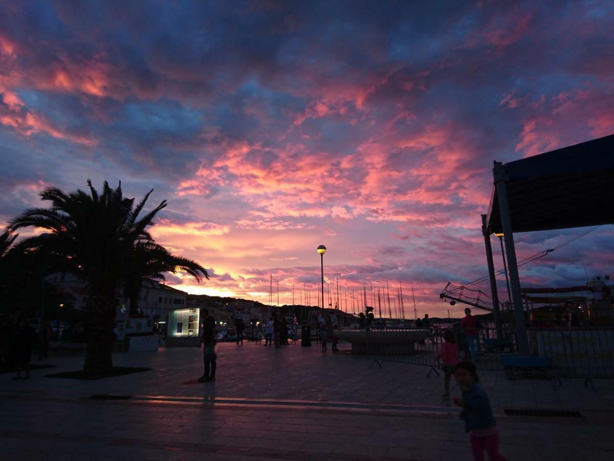 Guesthouse Palma Mali Lošinj Buitenkant foto